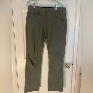 Men’s Eddie‎ Bauer Army Green Pants Size 34 x 32